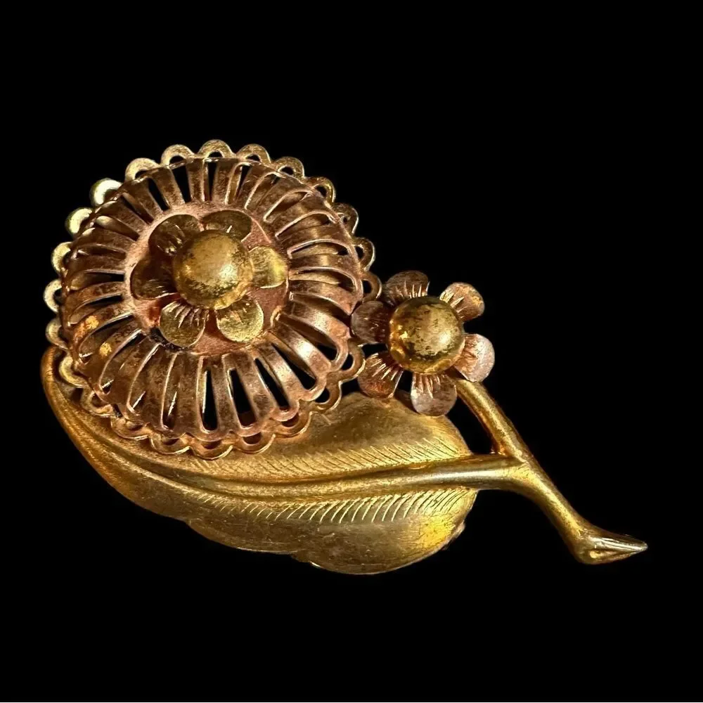 Vintage 40’s Rose and Yellow Gold Tone Double Flower Brooch Pin